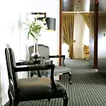 - Hotel, Termas & Hotel 4*