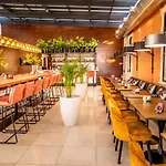 - Hotel, Termas & 4* 蒙特里尔