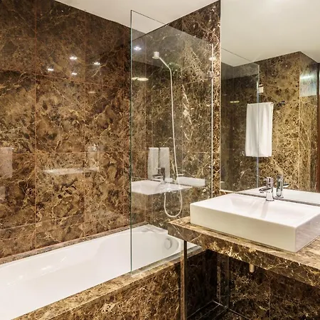 - Hotel, Termas & Monte Real