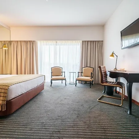 - Hotel, Termas & 4* Monte Real
