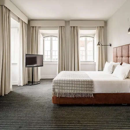 - Hotel, Termas & 4* Monte Real