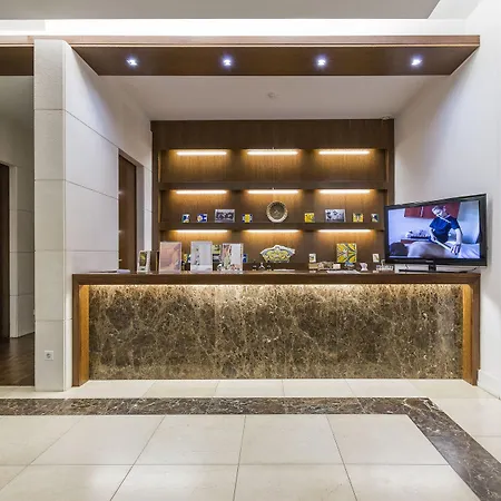 - Hotel, Termas & Szálloda
