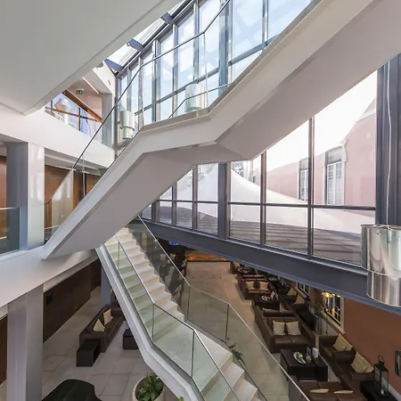 - Hotel, Termas & Monte Real