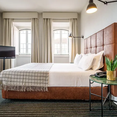 - Hotel, Termas & 4*