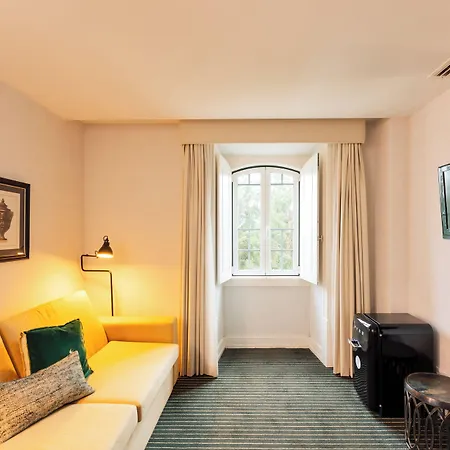 - Hotel, Termas & Monte Real