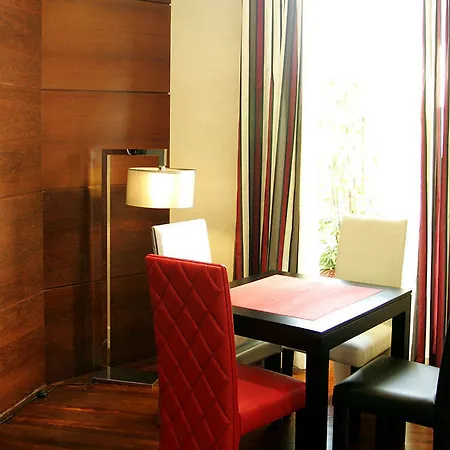- Hotel, Termas & Hotel