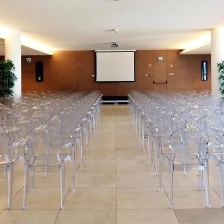 - Hotel, Termas &