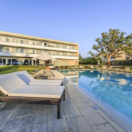 - Hotel, Termas & 4* Monte Real