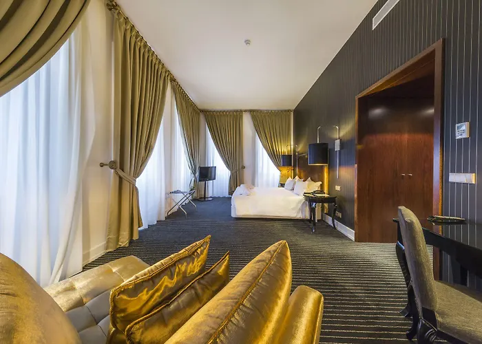 - Hotel, Termas & Hotel 4*