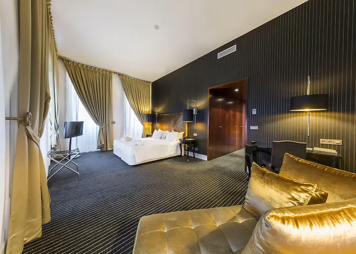 - Hotel, Termas & Hotel Monte Real