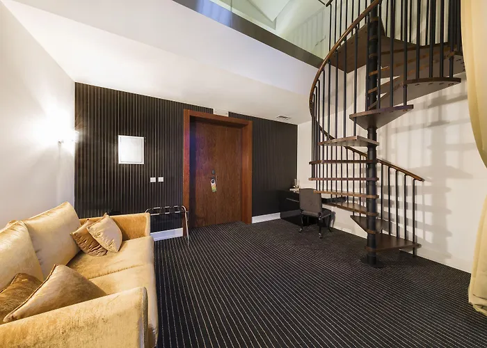 - Hotel, Termas & 4* Monte Real